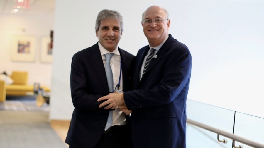 Caputo confirmó 7.200 millones de dólares del BID para 2026: “Vamos a cambiar deuda cara por barata”