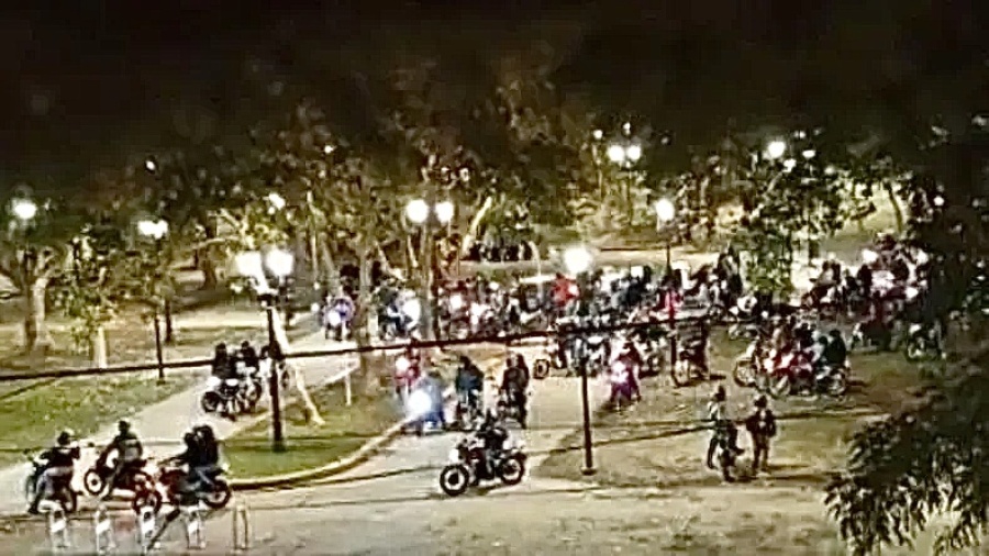 El PRO busca en La Plata ponerle una reja “antifisuras” a la Plaza Islas Malvinas