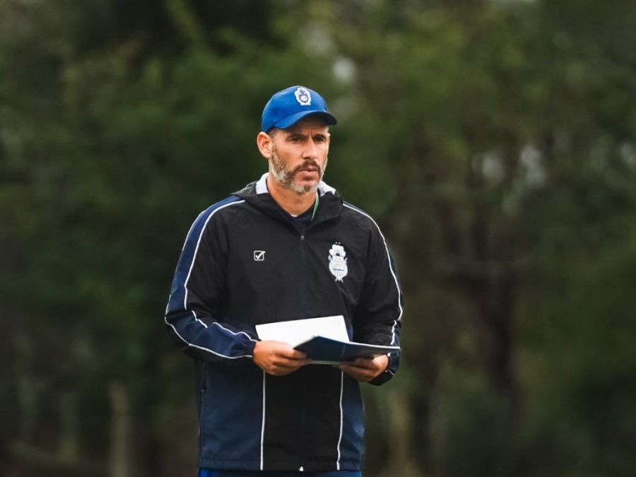 ¿Quiénes son los cinco futbolistas marginados por Ariel Pereyra y cuál es la particularidad del viaje a Junín?