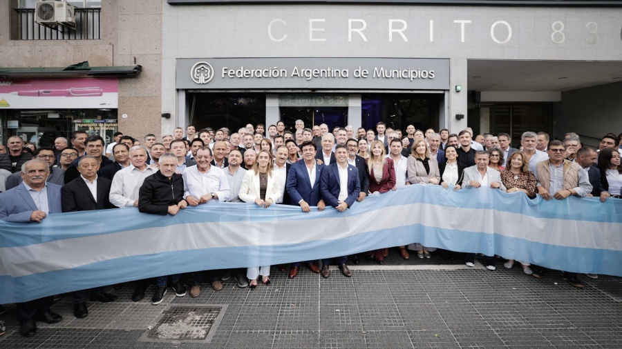 Alak reclamó en Economía cambios al programa y un nuevo pacto fiscal tras el encuentro de intendentes en la FAM con Kicillof