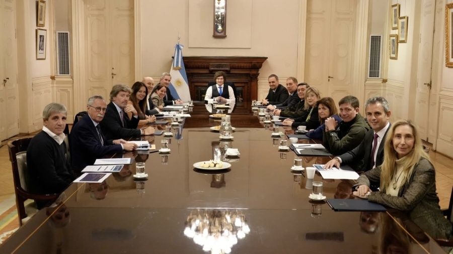 Milei reúne al Gabinete tras el Tedeum en medio de la interna entre Caputo, los Menem y el cruce Bullrich-Adorni