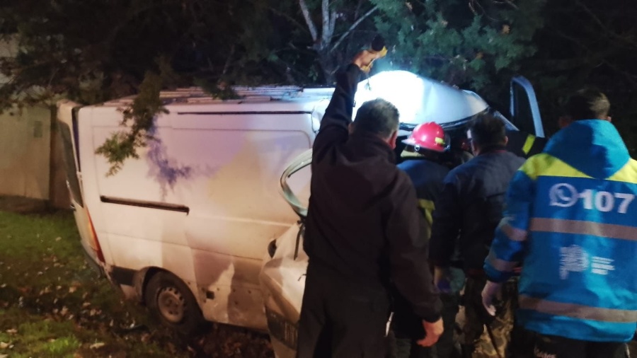 Madrugada de horror en Berisso: despiste brutal y rescate de alto riesgo