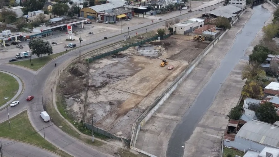 Clausuraron en La Plata la obra de una estación de servicio en 19 y 520 por serias irregularidades