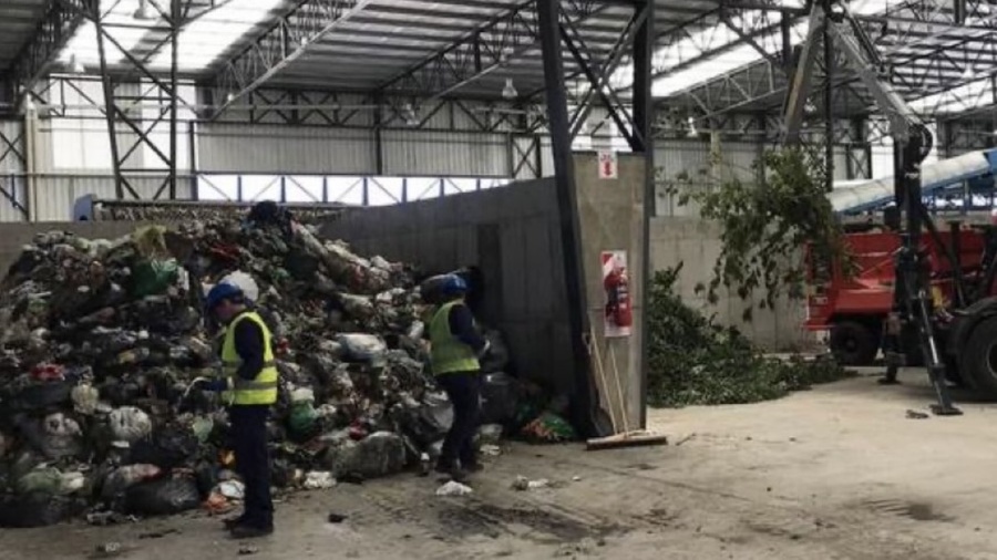 Hallaron muerto a un hombre en el predio de CEAMSE en Ensenada: tenía signos de aplastamiento