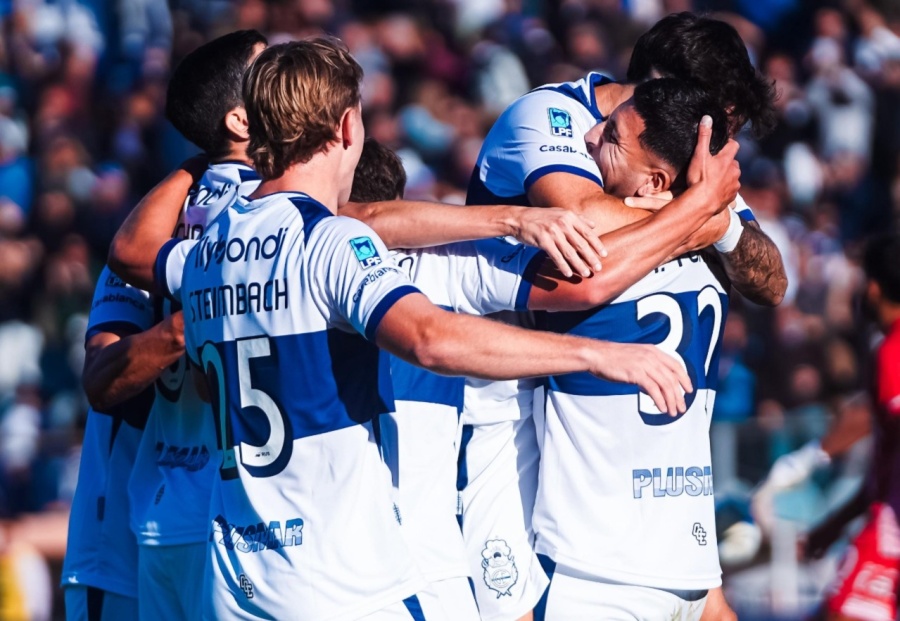 Gimnasia venció a Argentinos, llegó a seis victorias seguidas y piensa en Vélez