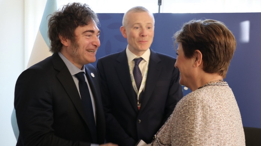 El FMI le pidió a Milei una reforma tributaria que amplíe Ganancias y suba el monotributo