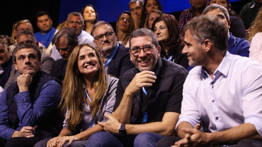 Con 4 mil militantes, peronistas federales lanzaron “El Peronismo Debate” para ser alternativa a Milei