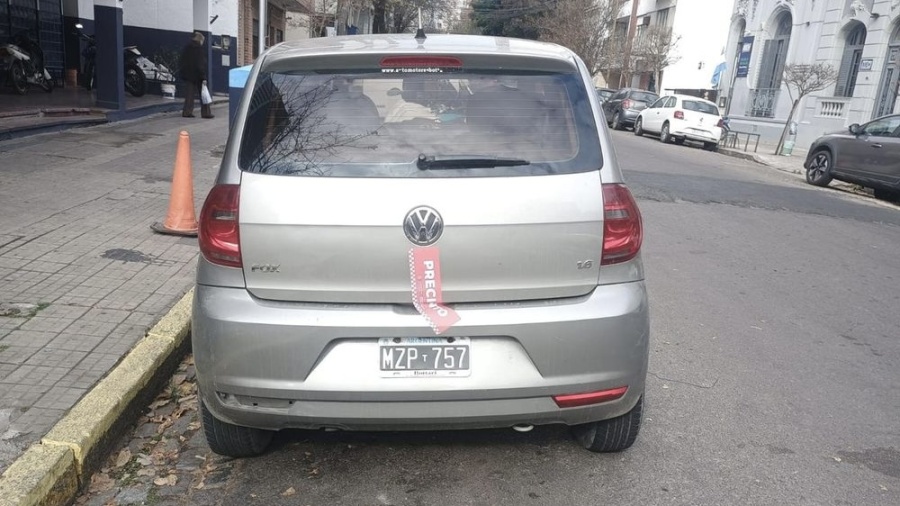 Cayeron en La Plata dos “robarruedas” de Avellaneda con herramientas y auto sospechoso