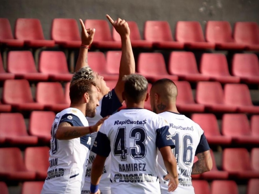 Tuvo una polémica salida de Gimnasia, dejó en claro su amor por el club y confesó que resignó muchísimo dinero