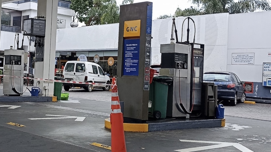 Funcionarios de Alak intervinieron en la crisis del GNC en La Plata y prometieron una estación exclusiva para taxis y remises