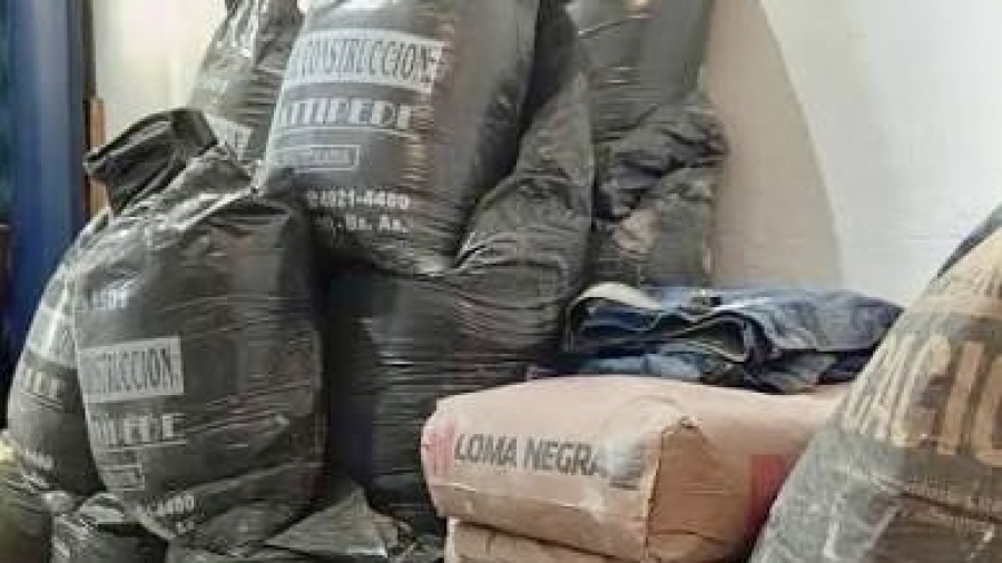 Caía con la sierra en la mano: atraparon a un ladrón robando una casa en construcción en La Plata