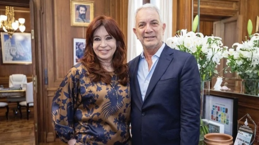 La interna peronista llegó a La Plata: La Cámpora cruzó a Alak por un acto en el mismo horario del banderazo por Cristina