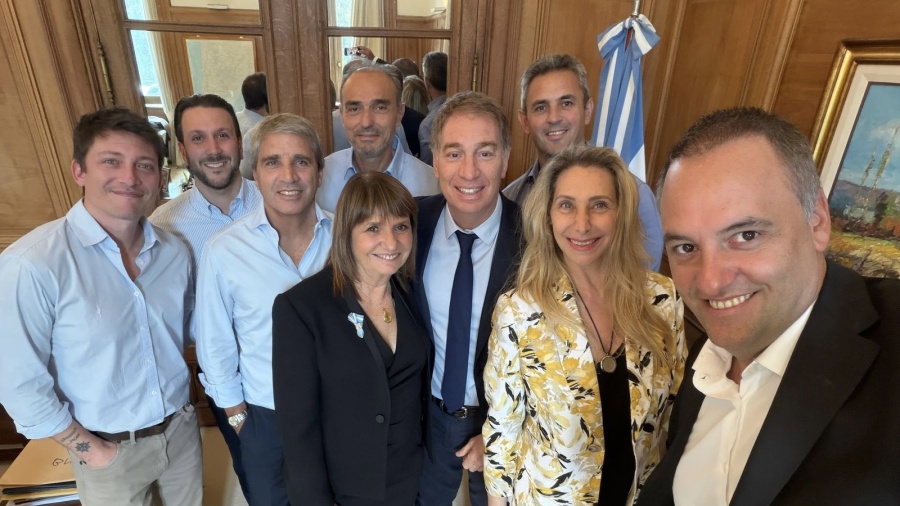 Milei blinda a Adorni: el oficialismo quiere trabar la interpelación apelando al artículo 101 de la Constitución