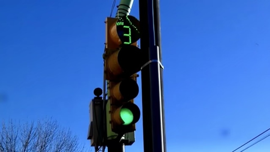 La Plata mira el modelo de Bahía Blanca y evalúa instalar semáforos con inteligencia artificial