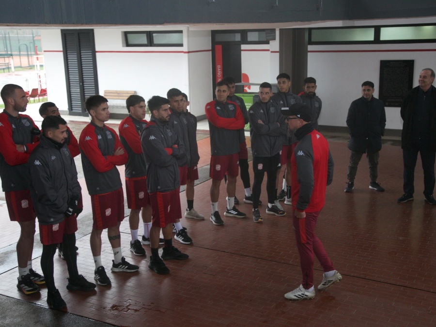 Dejó a Gimnasia al borde del abismo, fue eliminado por Estudiantes y reemplazará a un ex técnico muy identificado con el Lobo