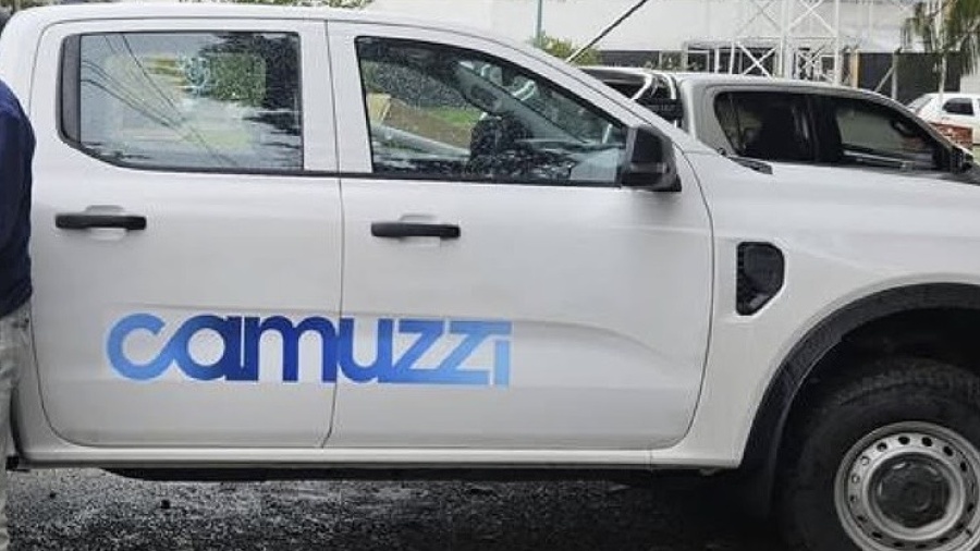 La impunidad de Camuzzi en La Plata: deja sin GNC a miles de usuarios y cerró su oficina para reclamar con un bot de Whatsapp
