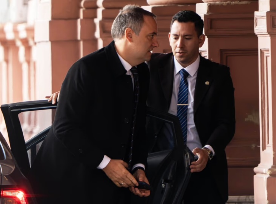 Adorni y la presión por su patrimonio: el jefe de Gabinete debe presentar declaración jurada antes del 15 de junio