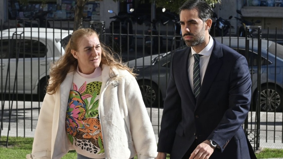 Foto: Natalia Foresio y su abogado Miguel Molina (0221)