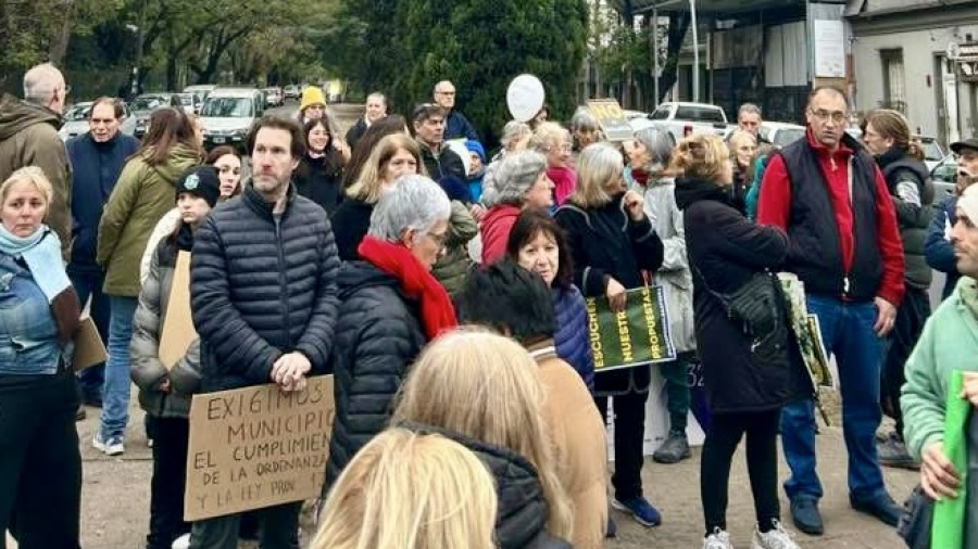 “Nos quieren sacar las ramblas”: la protesta de vecinos que frenó al Municipio en Parque Saavedra