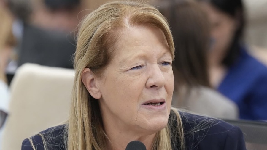 Se comió la fake: Stolbizer quiso pegarle a Adorni con una denuncia viral, borró el posteo y redobló las críticas al Gobierno
