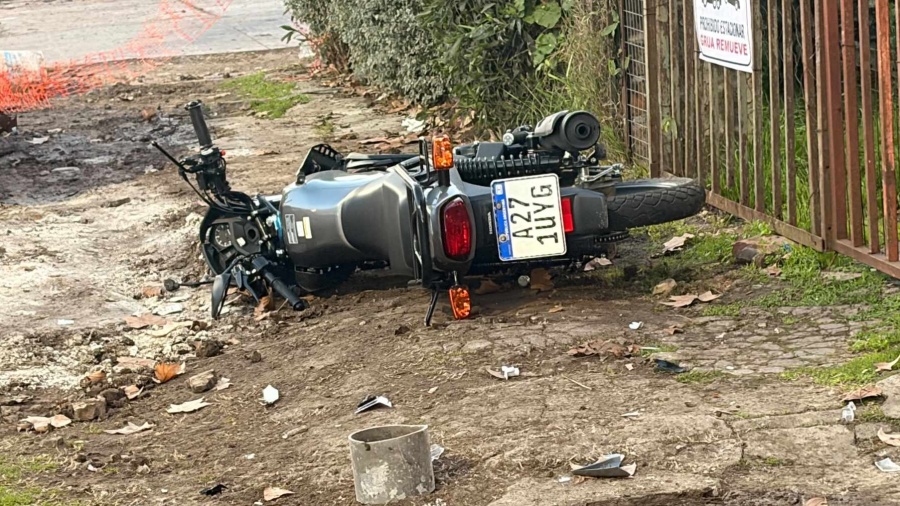 “Lo dejó tirado”: buscan al conductor de la camioneta que atropelló a un motociclista en La Plata