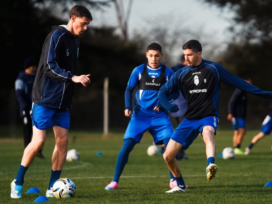 ¿Qué futbolista sorprendió a Pereyra en la pretemporada y cuáles son los juveniles que podrían tener en breve una chance?