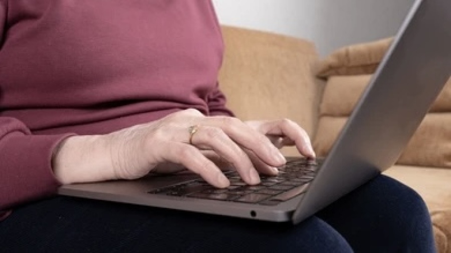Le vaciaron la cuenta tras buscar un teléfono por Internet y perdió $5 millones en una estafa virtual en La Plata
