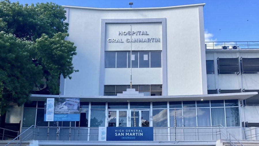 Una madre de tres hijos espera volver a caminar y necesita ayuda para seguir con su tratamiento en La Plata