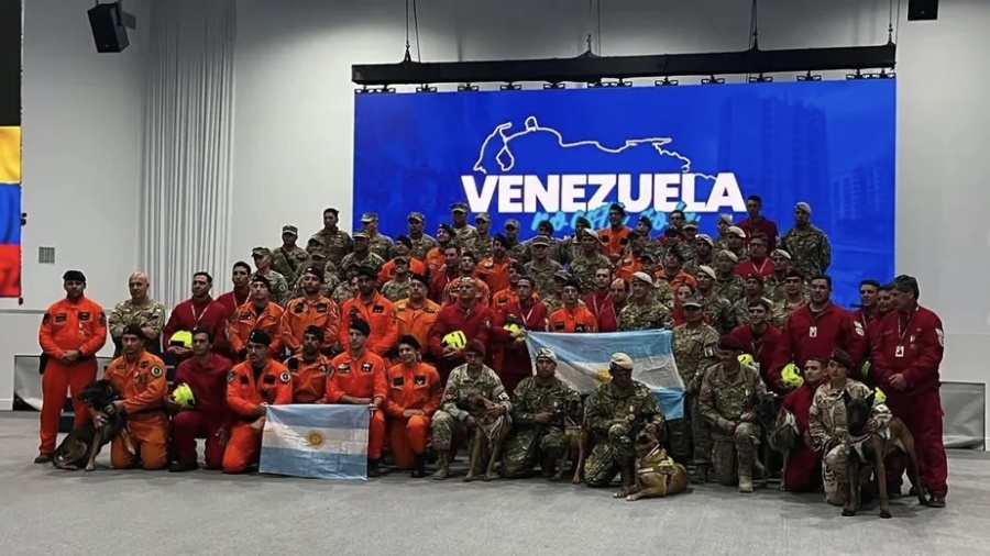 Regresaron los bomberos bonaerenses que participaron del rescate tras el devastador terremoto en Venezuela