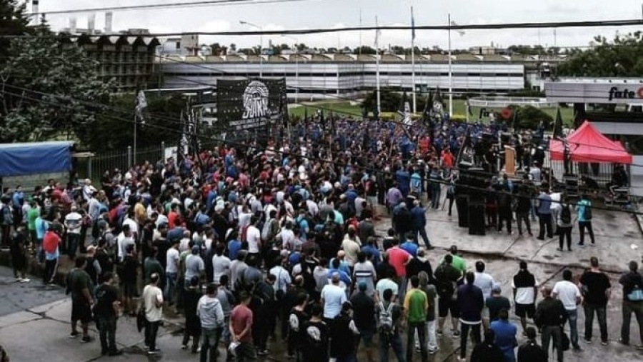 La izquierda impulsa en la Provincia una ley para congelar despidos y suspensiones por la crisis económica