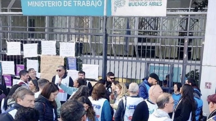 Docentes bonaerenses aceptaron el aumento del 7% de Kicillof: cómo queda cada sueldo