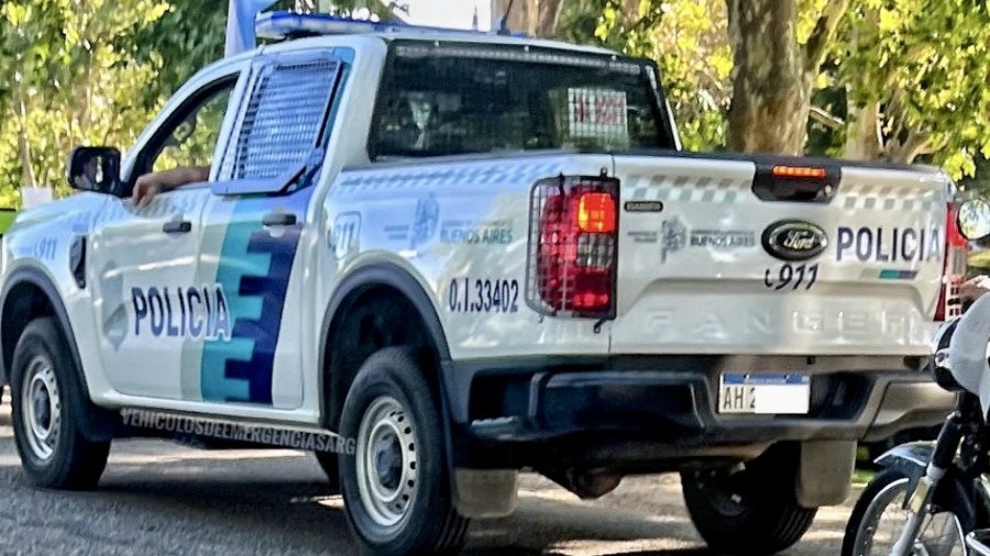 Atacó con un machete a su cuñada y al perro de la familia en La Plata: cayó tras un allanamiento