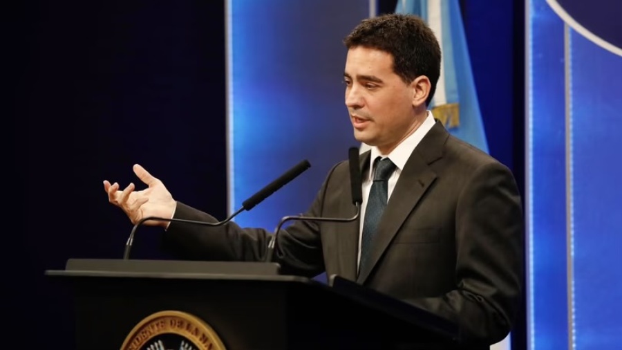 El Gobierno de Milei sostiene que los salarios iniciaron una recuperación tras la baja de la inflación