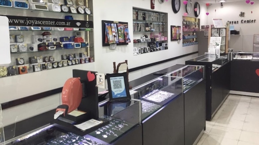 Robó cadenas de oro de una joyería de La Plata, huyó en taxi y lo atraparon