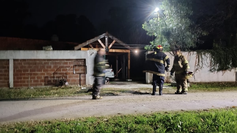 Momentos de extrema tensión en La Plata: una mujer se atrincheró y montaron un amplio operativo