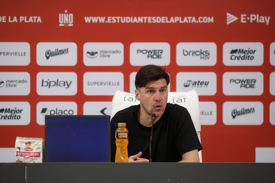 Medina desdramatizó la derrota pero advirtió: ”Fue el partido más flojo, hay que tomar la experiencia y seguir compitiendo”