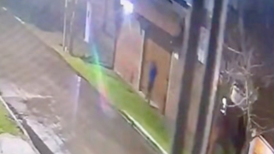 Robaron cuatro casas de una misma cuadra en Ensenada y una víctima despertó con el ladrón en su habitación