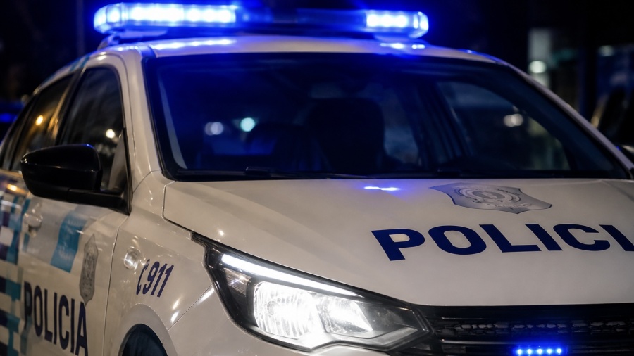 Detuvieron en La Plata a un hombre acusado de apuñalar a su hijo y provocarle una grave lesión en un pulmón
