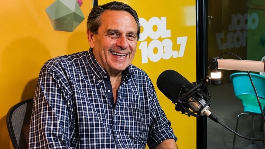 Foto de archivo CADENA COOL 103.7