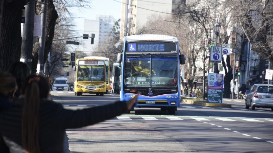 Los micros vuelven a aumentar en La Plata desde octubre: cuánto costará el boleto mínimo