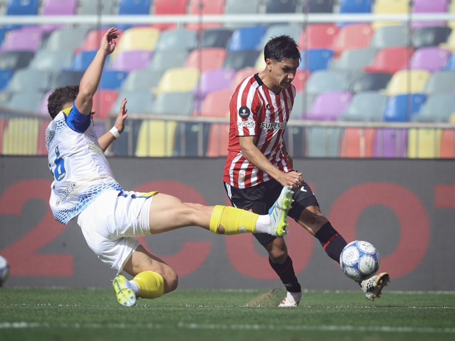 EN VIVO: Estudiantes lo ganaba desde el minuto de juego y Central lo empató con un golazo