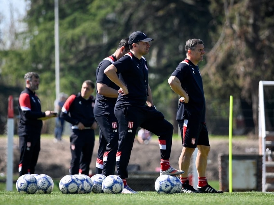 ¿Qué futbolista quedó marginado en Estudiantes y cuál es la apuesta que hace Alexander Medina?