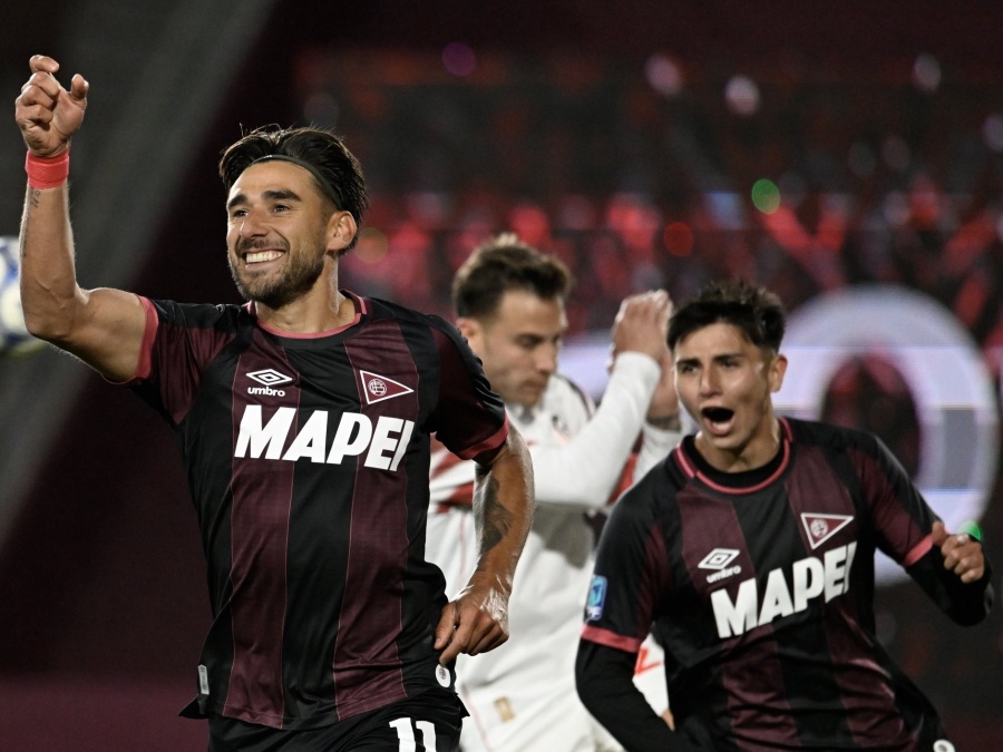 Estudiantes perdió 2 a 1 ante Lanús y se aleja de la clasificación a los play off