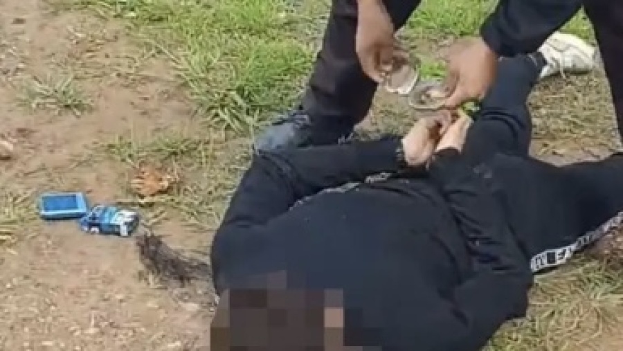 Intentaron robarle el auto a un policía federal en la Autopista La Plata-Buenos Aires y detuvieron a un menor armado