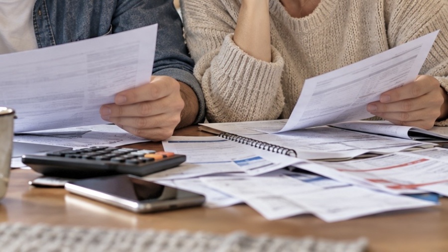 Una encuesta reveló que el 82% de los hogares argentinos tiene deudas
