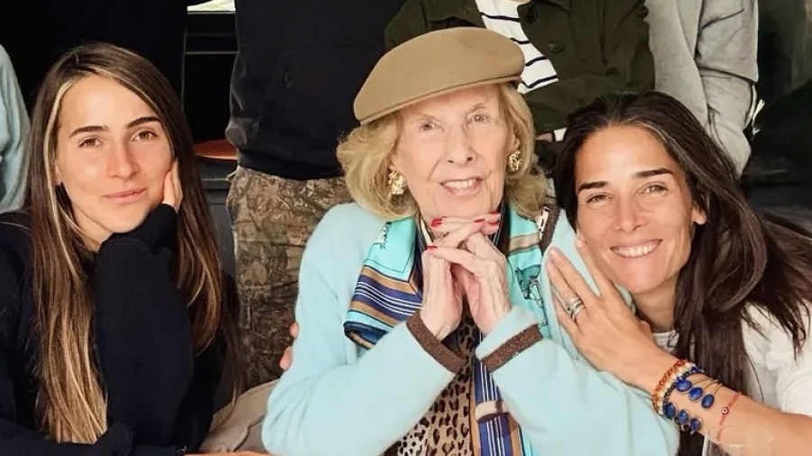 Mirtha Legrand reapareció tras su internación y emocionó a todos con una foto familiar por el Día de la Madre