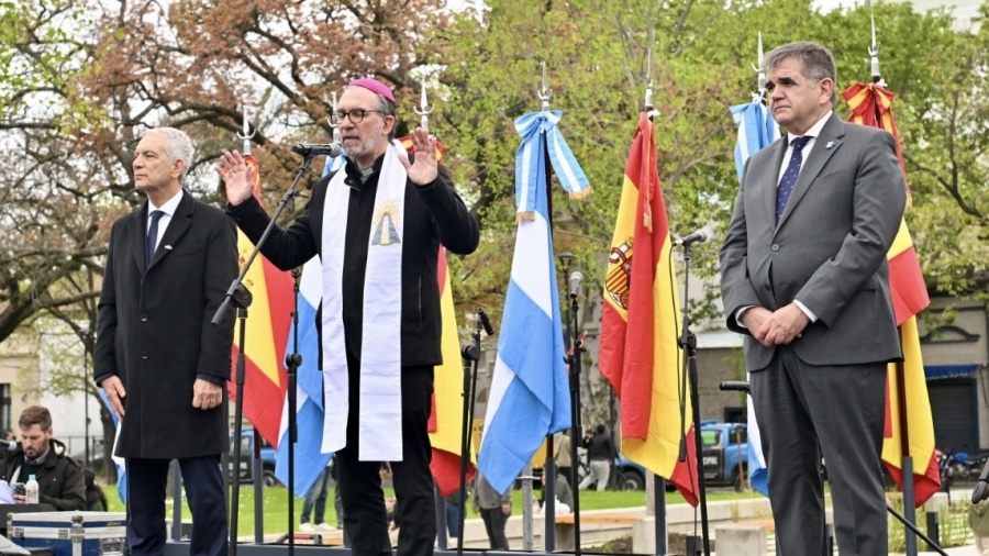 Alak inauguró la nueva Plaza España de La Plata: cómo quedó tras una renovación total