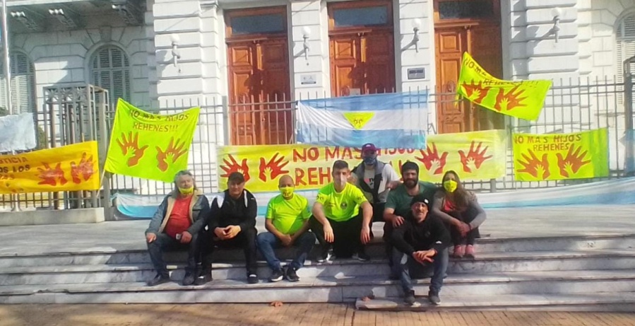 En La Plata cada vez más hijos e hijas son rehenes de madres o padres en separaciones conflictivas