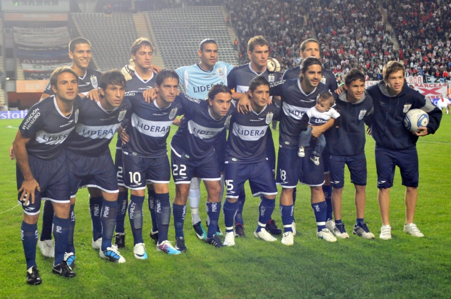 En plena polémica por los arbitrajes, Barracas presentó su nuevo estadio y recibió una fuerte crítica de un ex Gimnasia