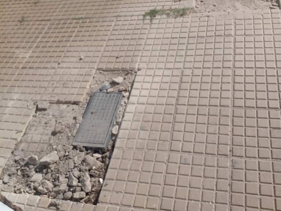 Vecina de Ensenada reclama que ABSA ”cambió caños” y tapó la salida de agua de su casa